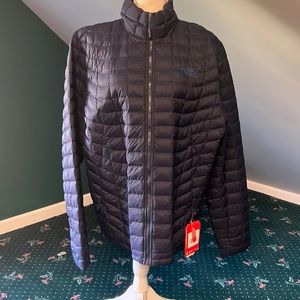 Men’s north face thermoball jacket